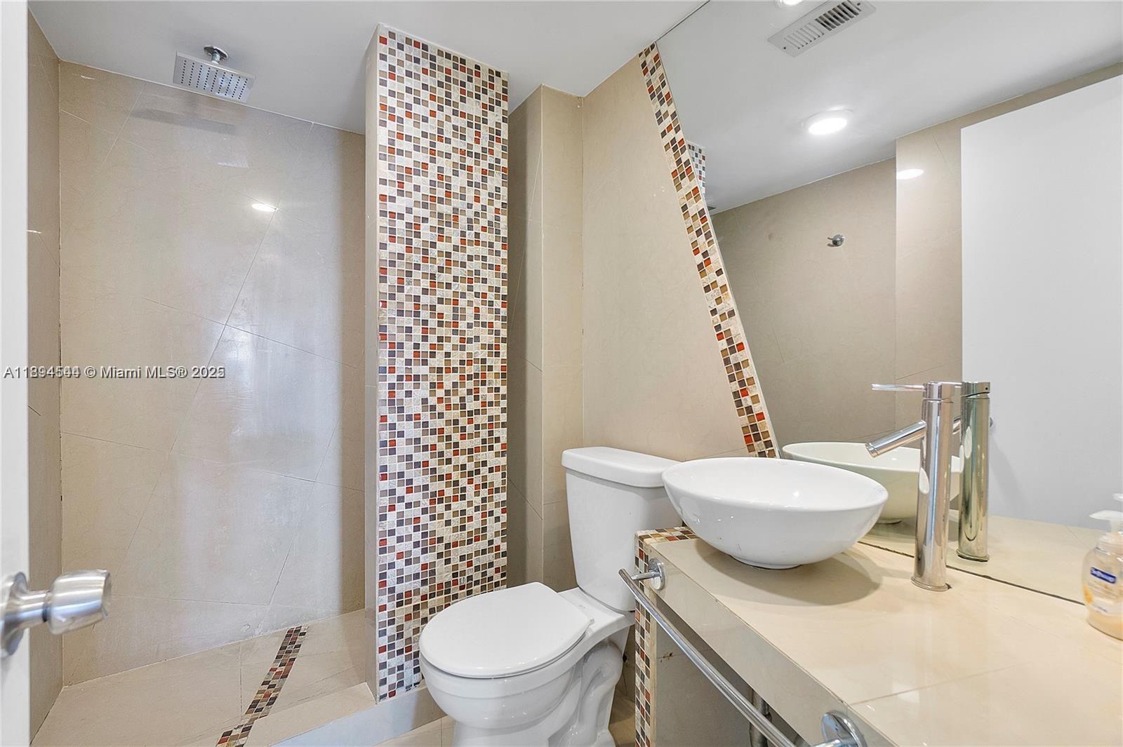 BUCKLEY TOWERS CONDO - EA - Residential Lease