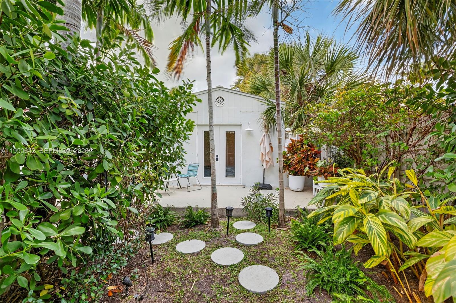 LAS OLAS BY THE SEA EXT - Residential