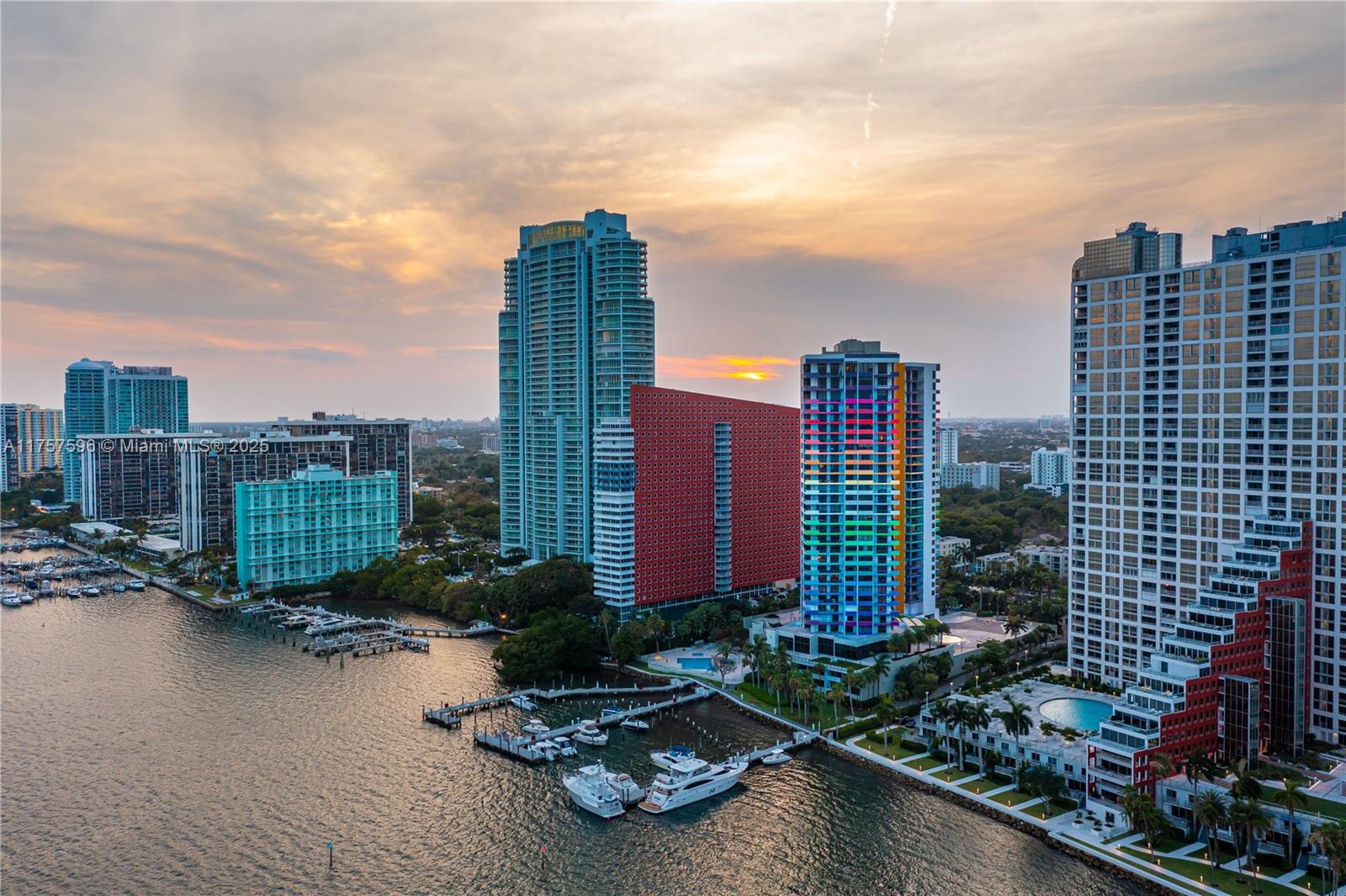 VILLA REGINA CONDO - Residential
