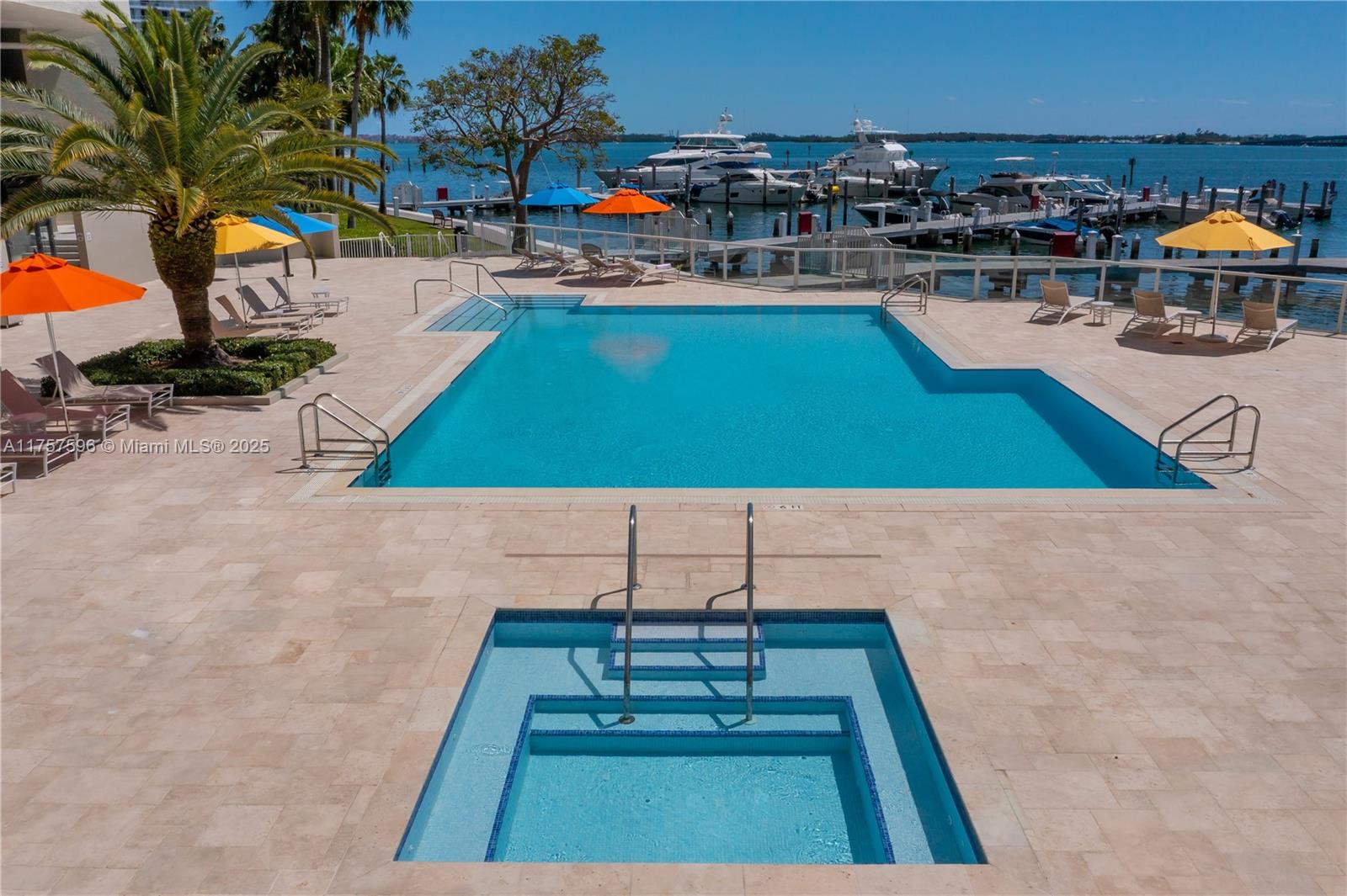 VILLA REGINA CONDO - Residential