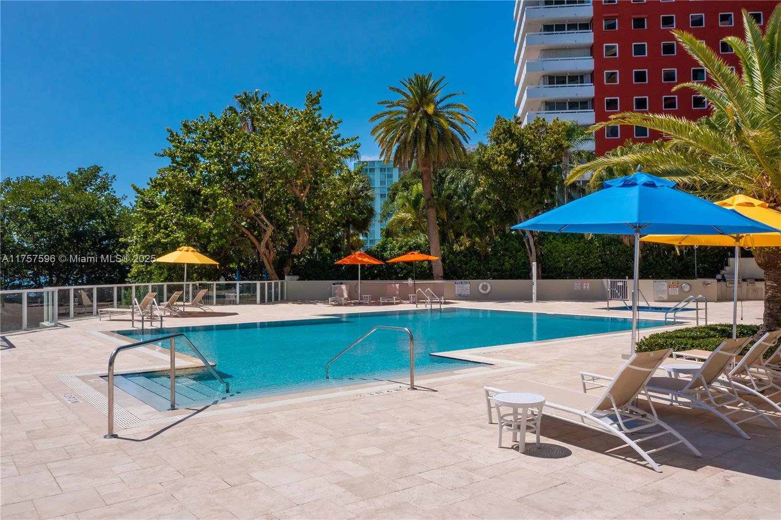 VILLA REGINA CONDO - Residential