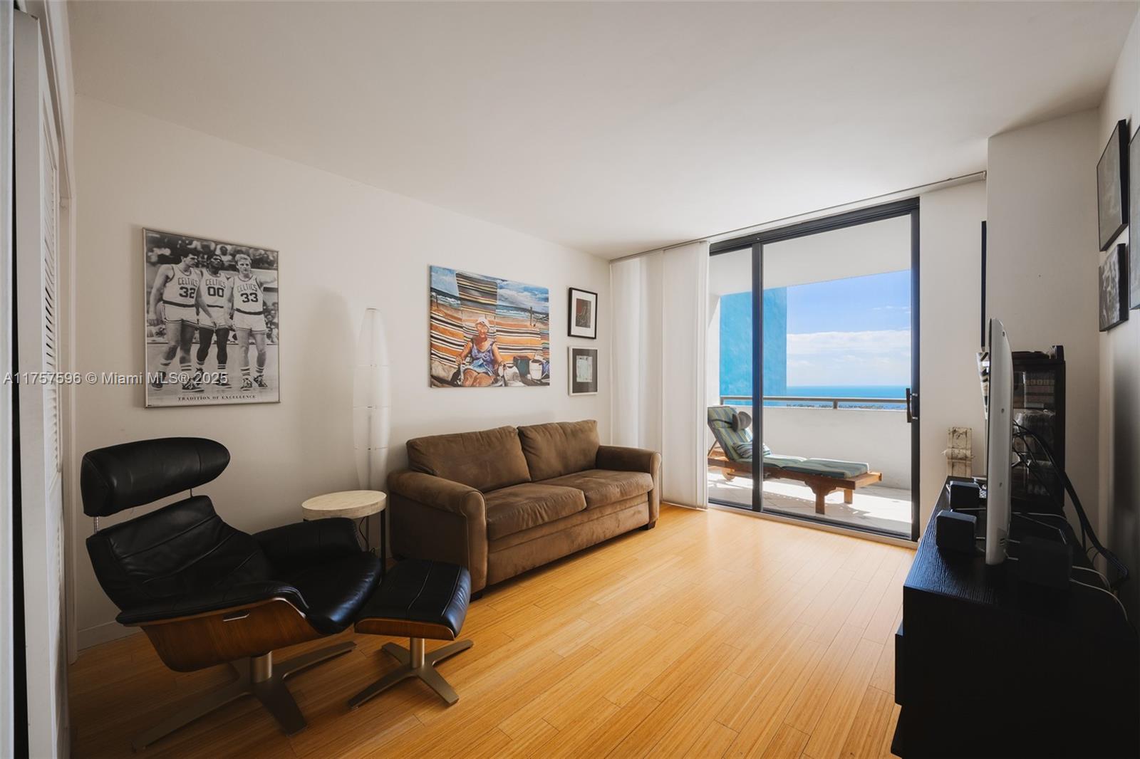 VILLA REGINA CONDO - Residential