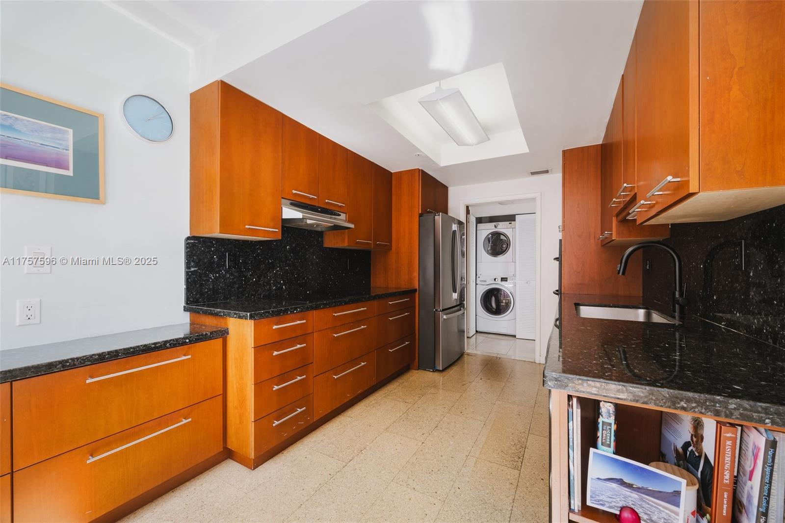 VILLA REGINA CONDO - Residential