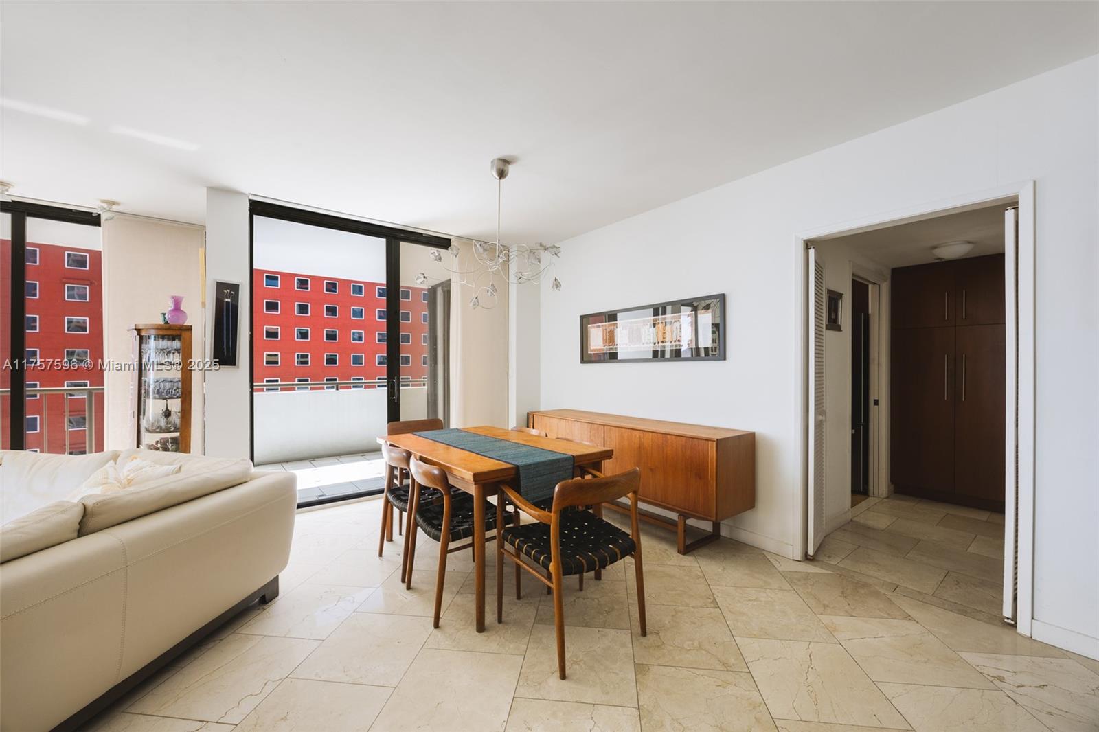 VILLA REGINA CONDO - Residential