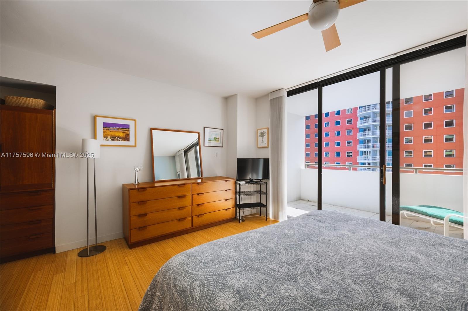 VILLA REGINA CONDO - Residential
