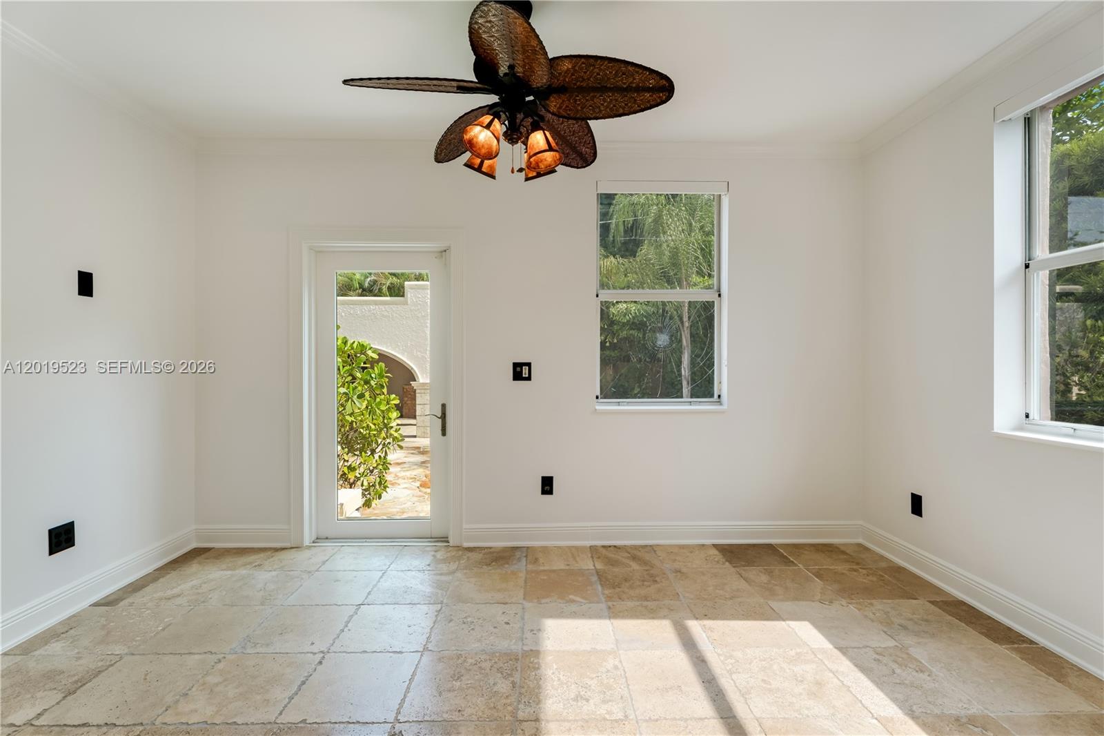 SHADOWLAWN - Residential