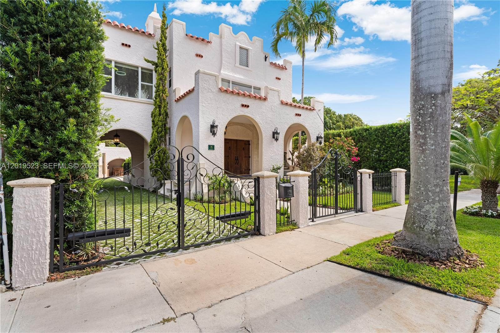 SHADOWLAWN - Residential