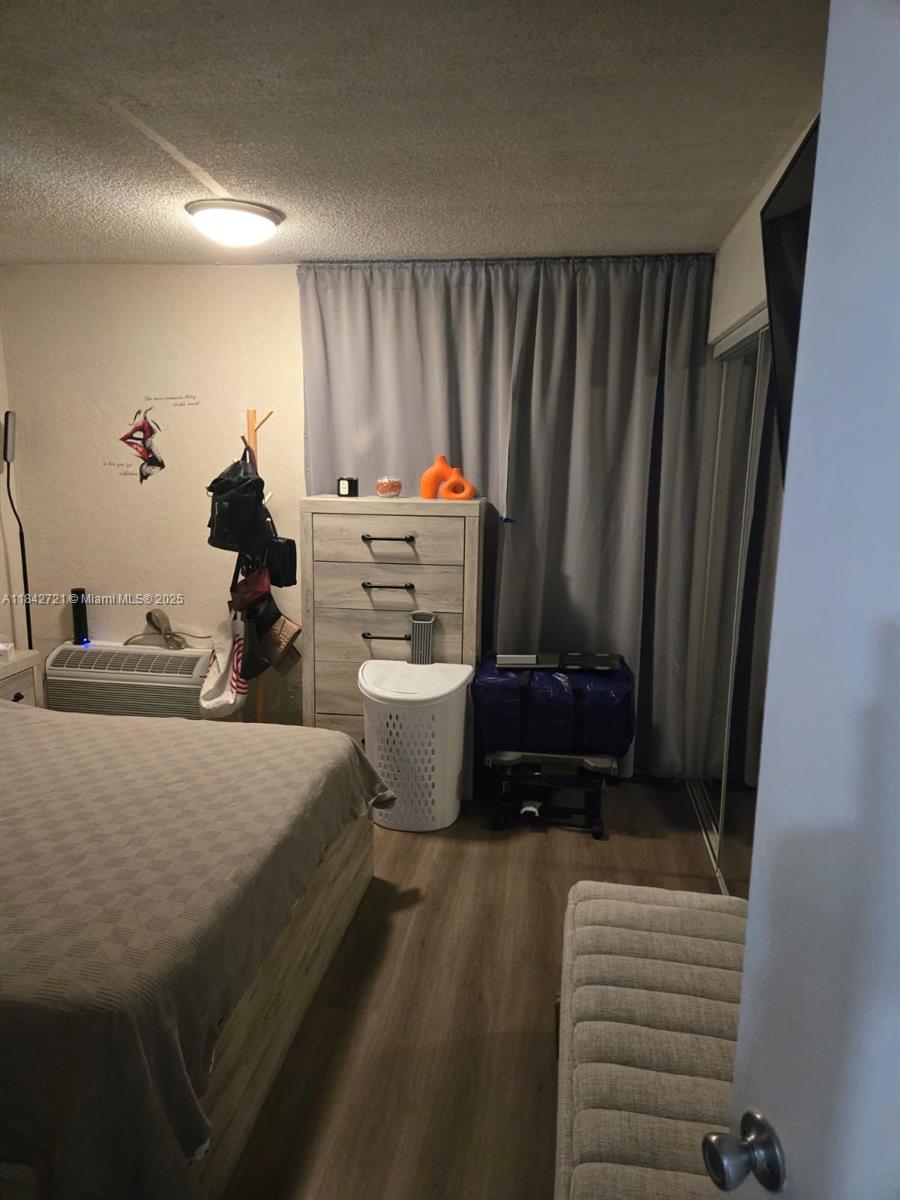 GOLDEN GATE APARTMENTS CO - Residential