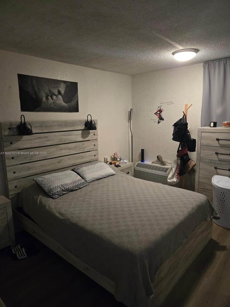 GOLDEN GATE APARTMENTS CO - Residential