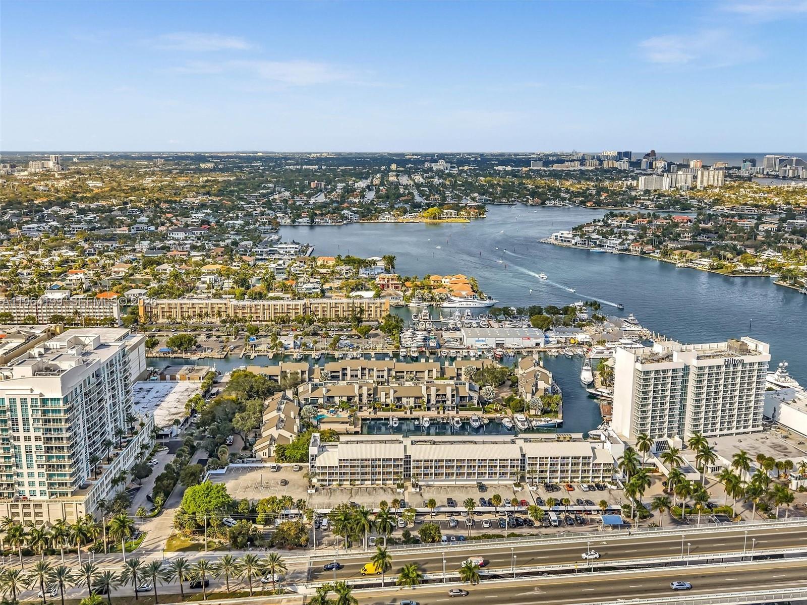 PORTSIDE YACHT CLUB - Residential