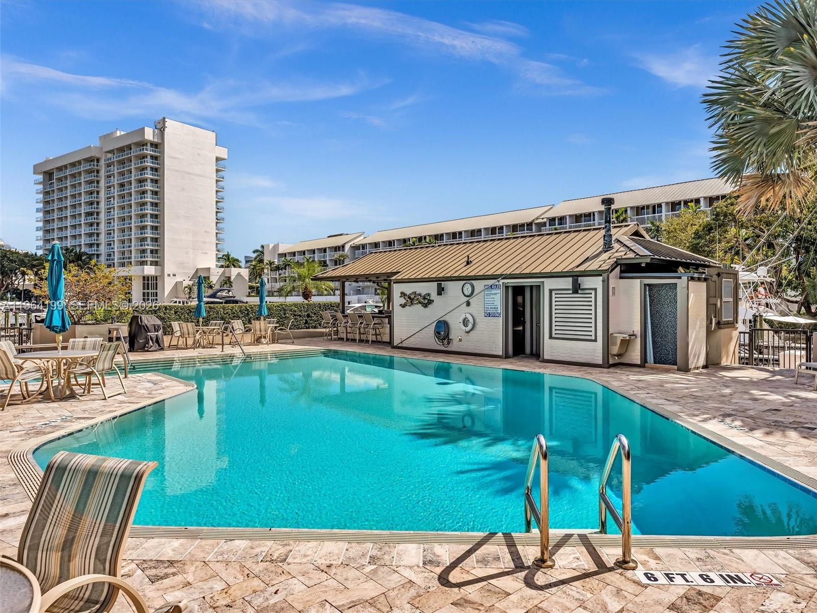 PORTSIDE YACHT CLUB - Residential