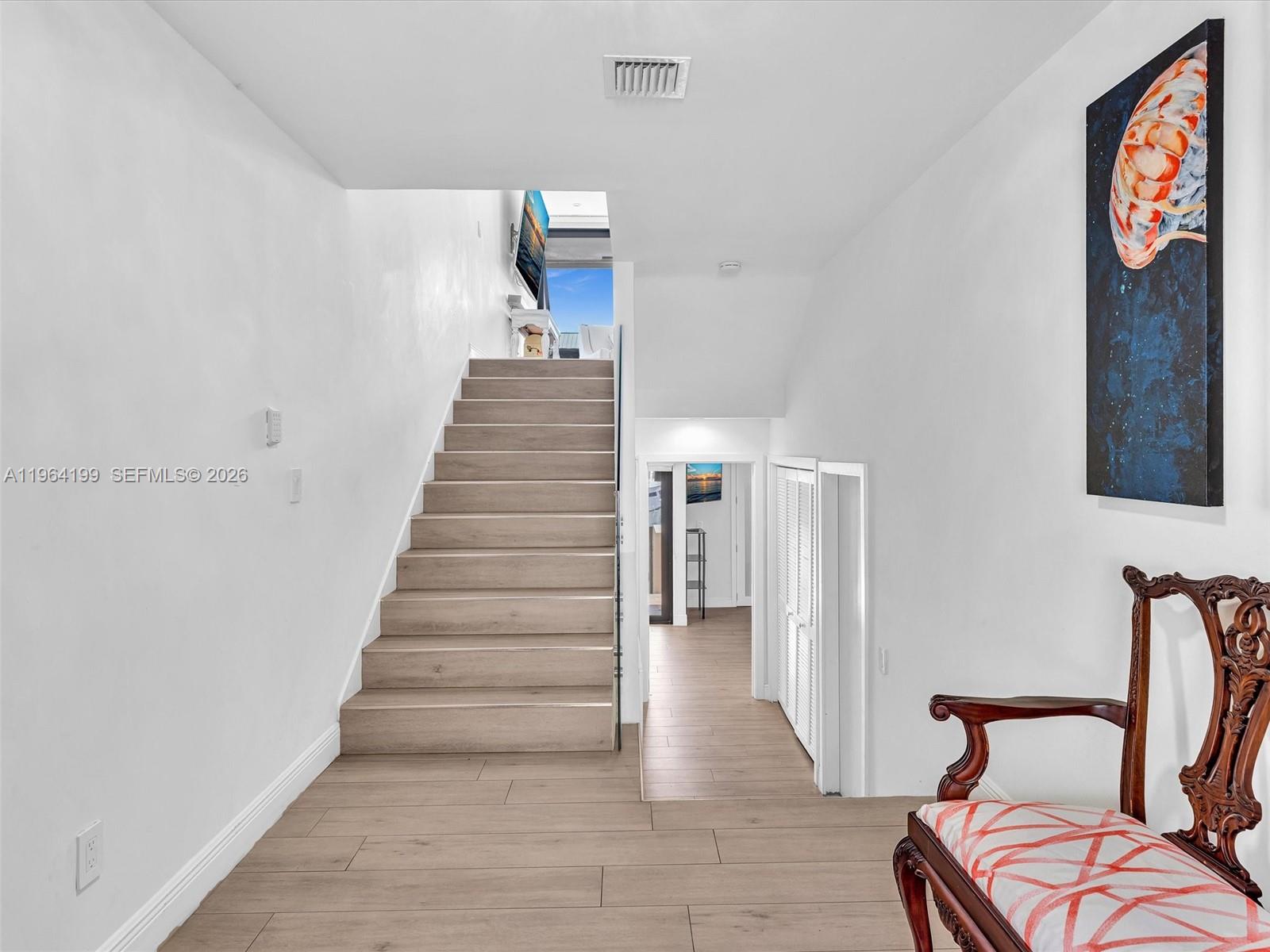 PORTSIDE YACHT CLUB - Residential