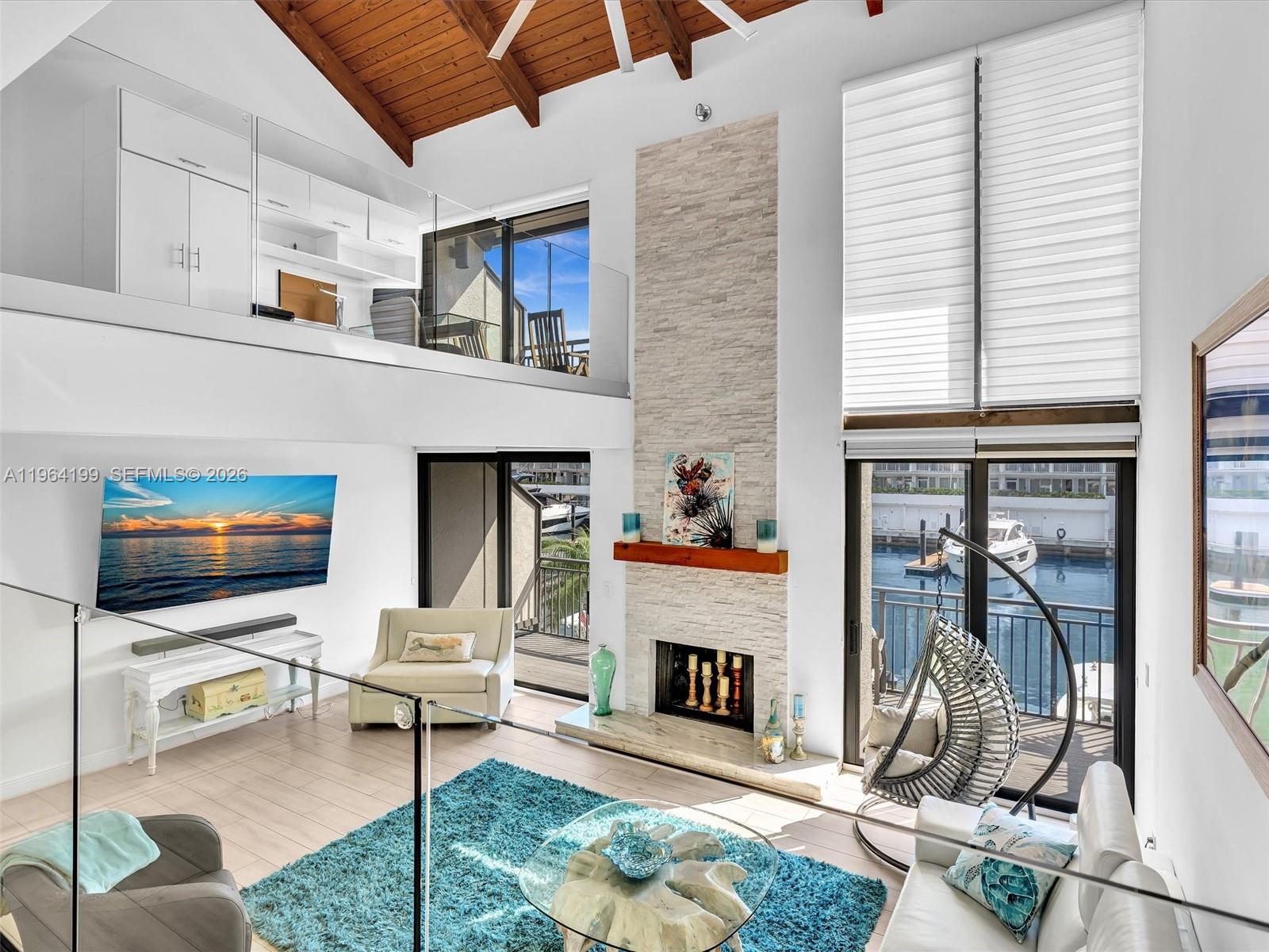 PORTSIDE YACHT CLUB - Residential