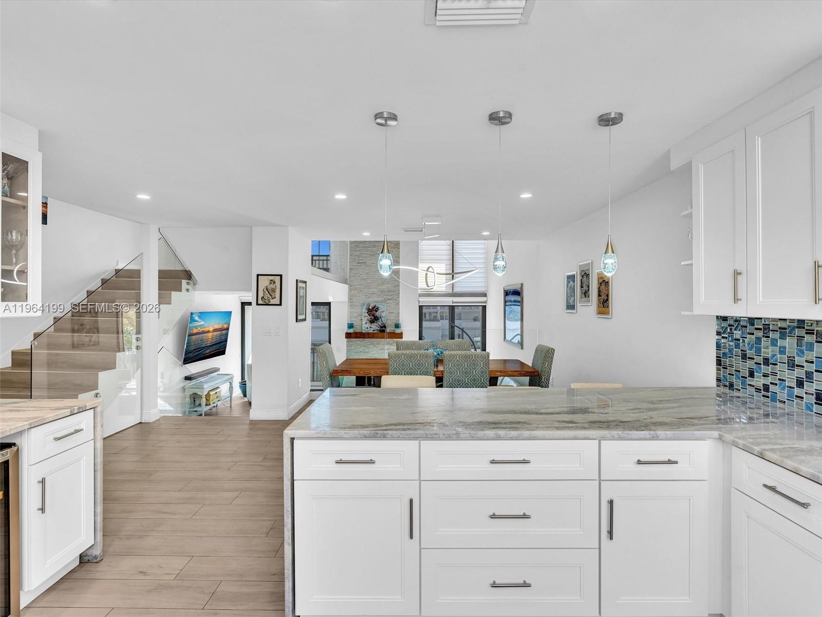 PORTSIDE YACHT CLUB - Residential