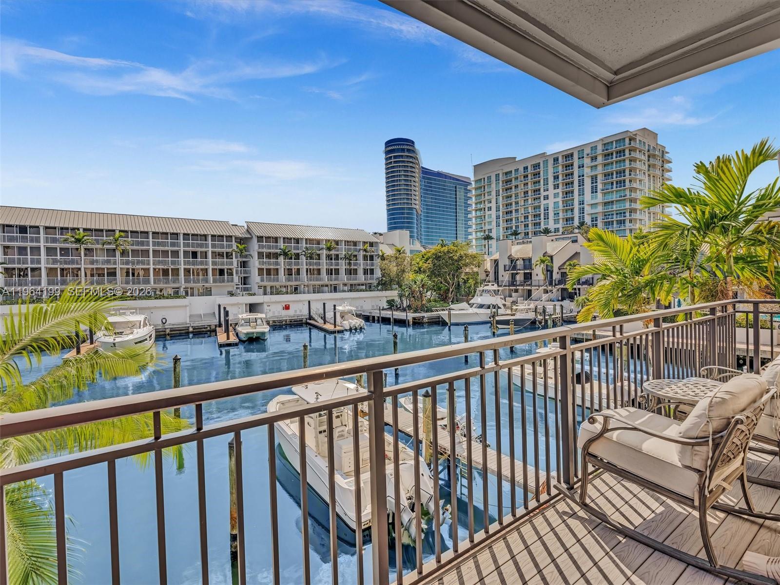 PORTSIDE YACHT CLUB - Residential