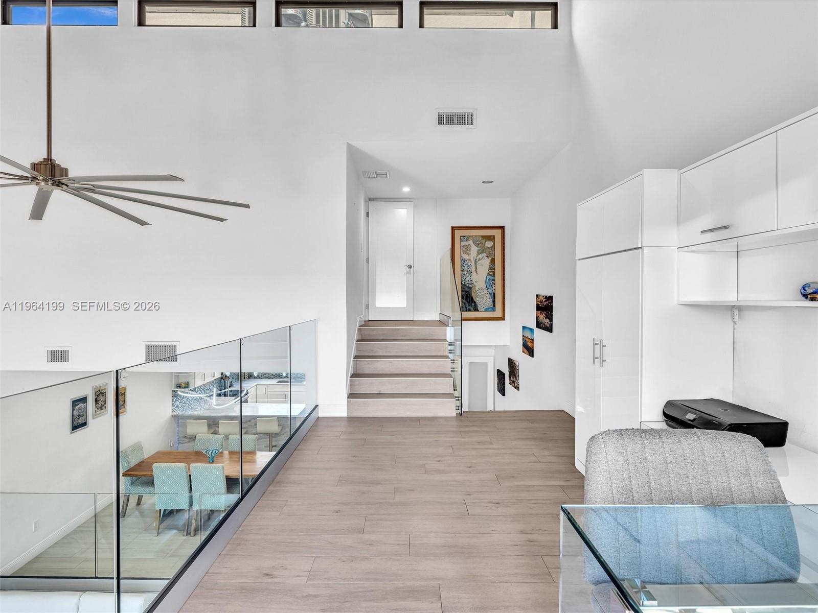 PORTSIDE YACHT CLUB - Residential