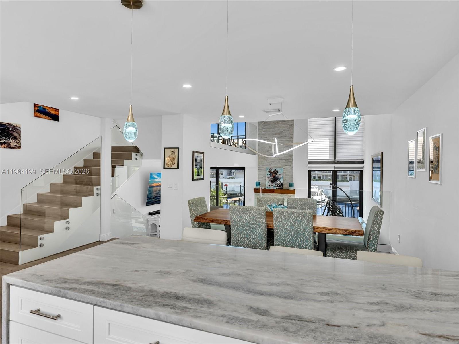 PORTSIDE YACHT CLUB - Residential