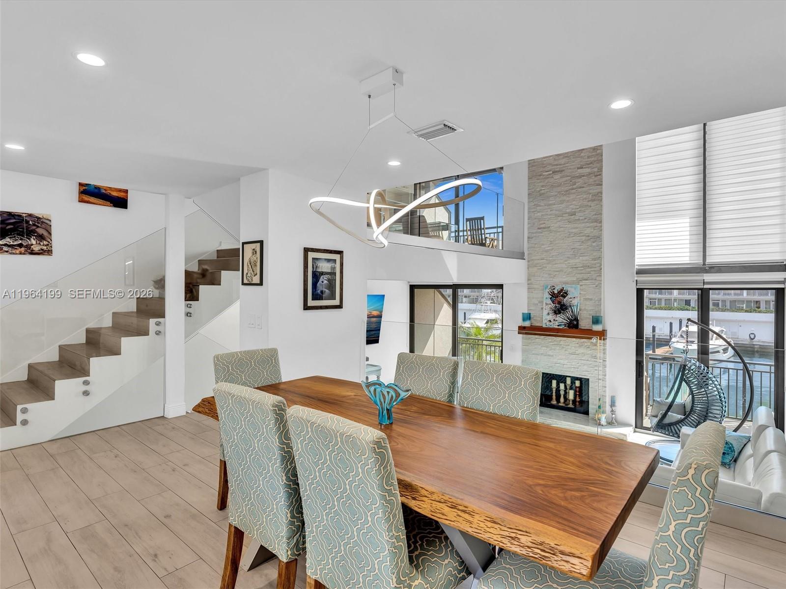 PORTSIDE YACHT CLUB - Residential