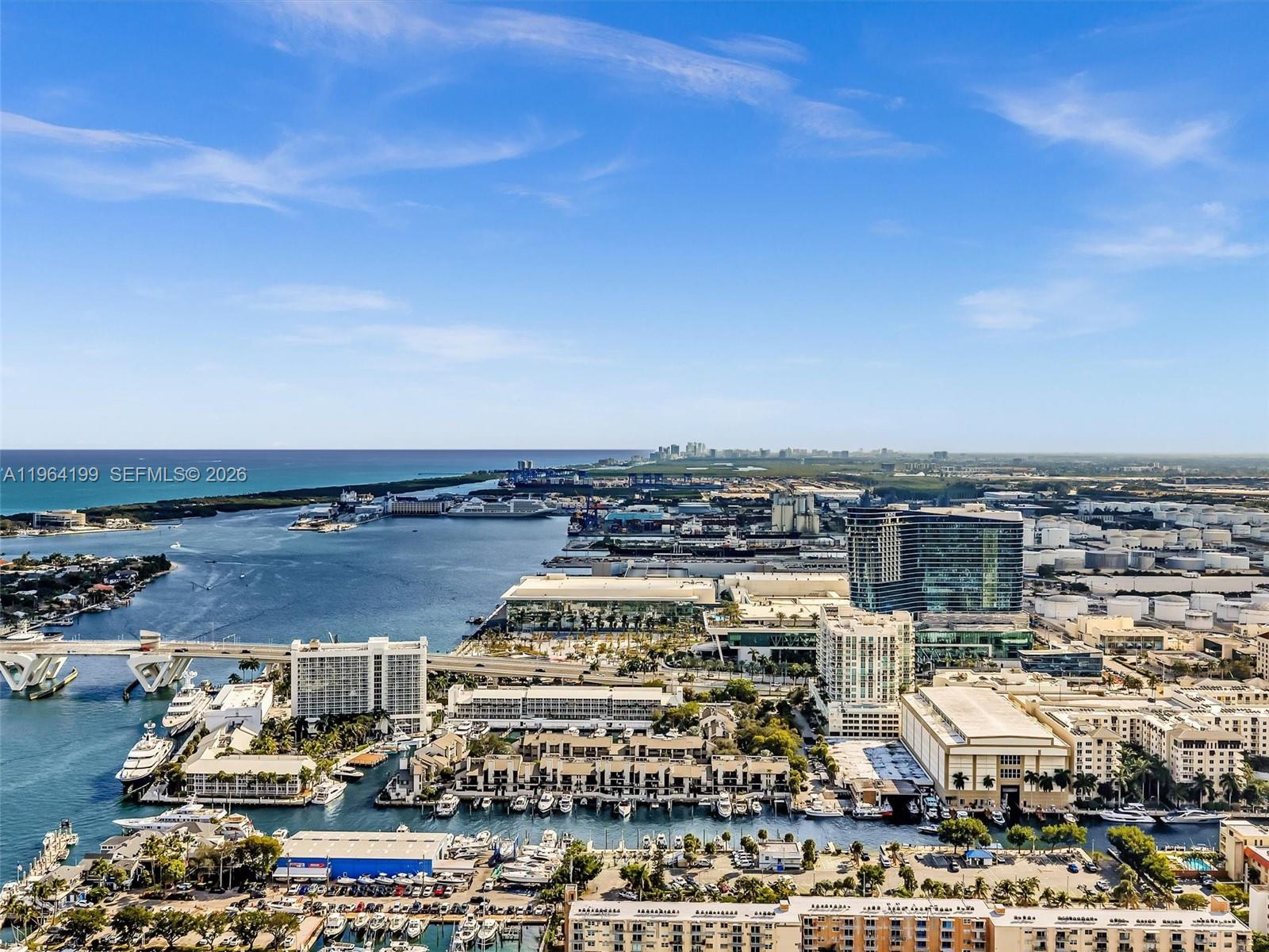 PORTSIDE YACHT CLUB - Residential