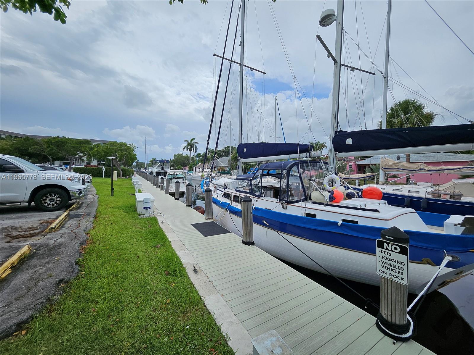 RIVER REACH CONDOMINIUM I - Residential