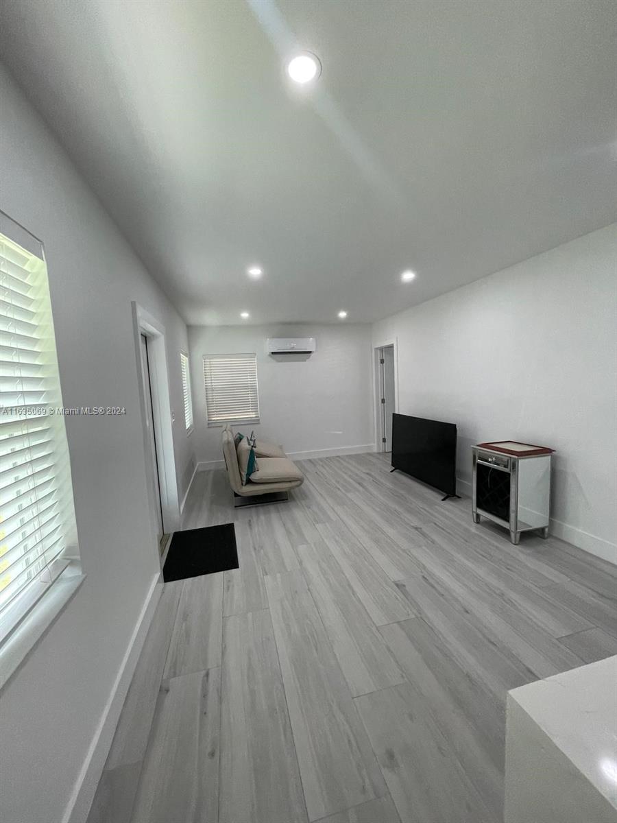 OAK GROVE - Residential