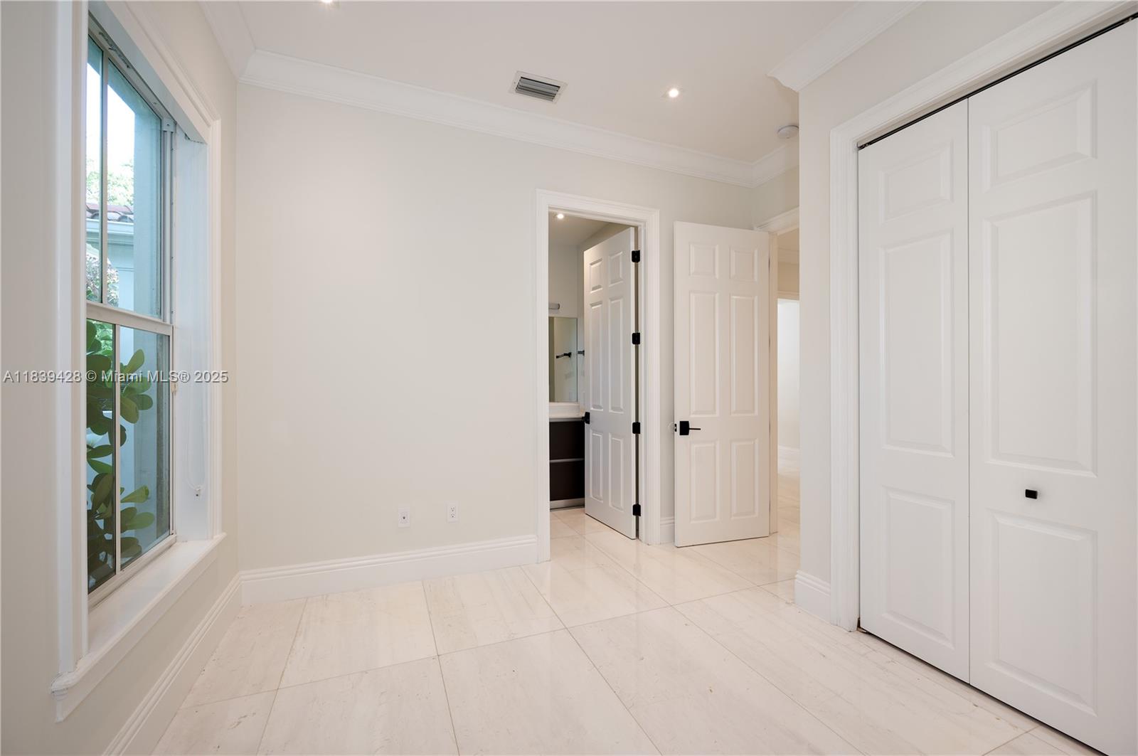 CUTLER OAKS ESTATES - Residential Lease