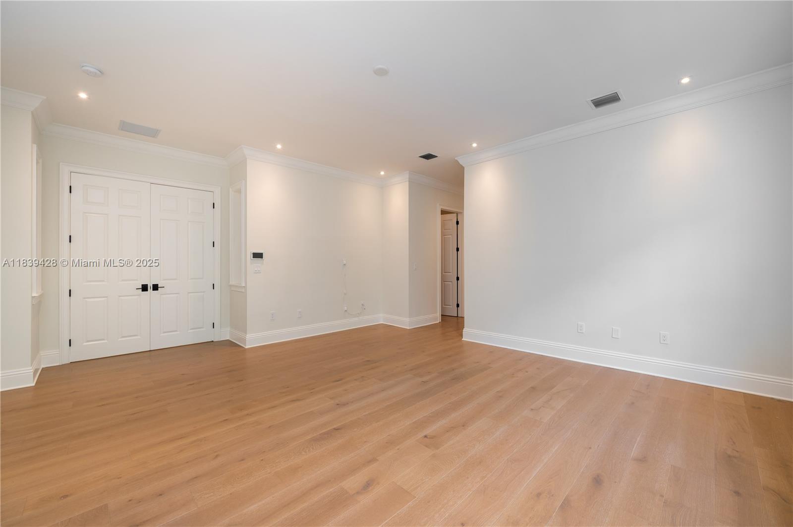 CUTLER OAKS ESTATES - Residential Lease