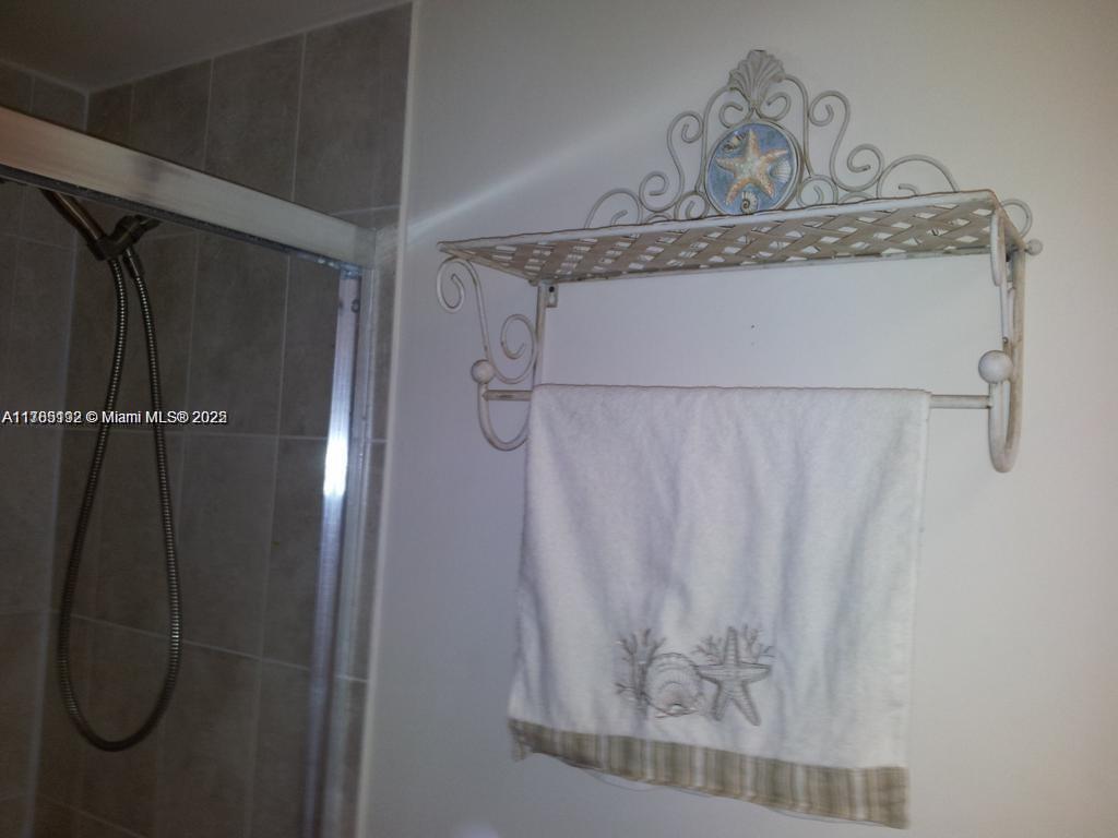 WINSTON TOWERS 100 CONDO - Residential