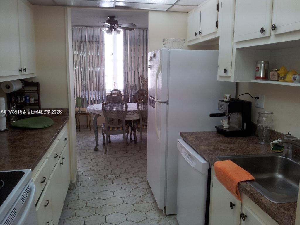 WINSTON TOWERS 100 CONDO - Residential