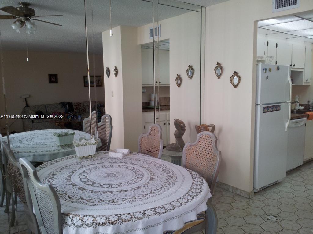 WINSTON TOWERS 100 CONDO - Residential