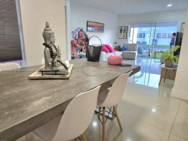 VILLAGE AT DADELAND CONDO - Residential