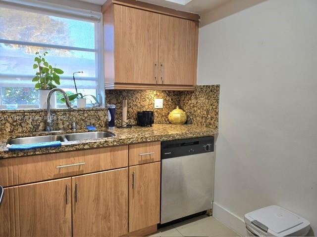 VILLAGE AT DADELAND CONDO - Residential