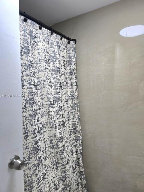 VILLAGE AT DADELAND CONDO - Residential