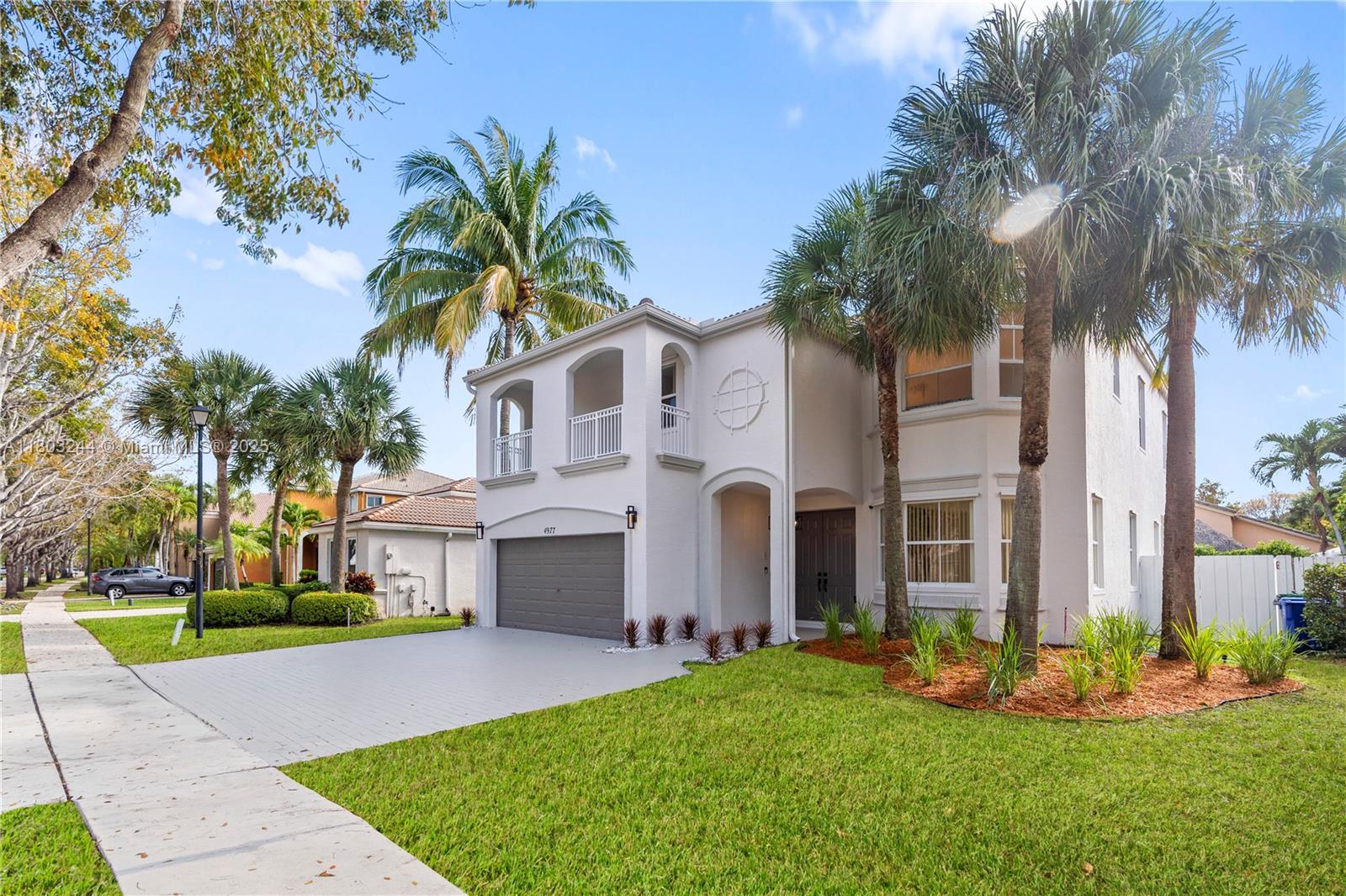 4977 Sw 166th Ave, Miramar, Broward County, Florida - 5 Bedrooms  
3 Bathrooms - 