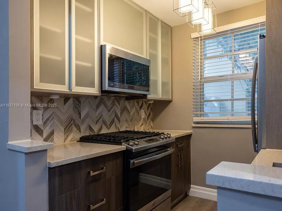 RESIDENCE 1611 CONDO - Residential