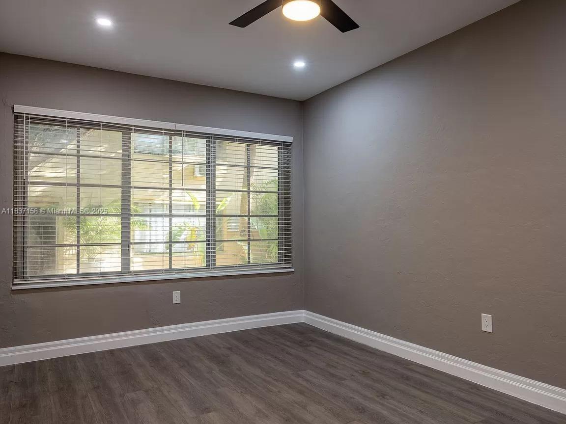 RESIDENCE 1611 CONDO - Residential