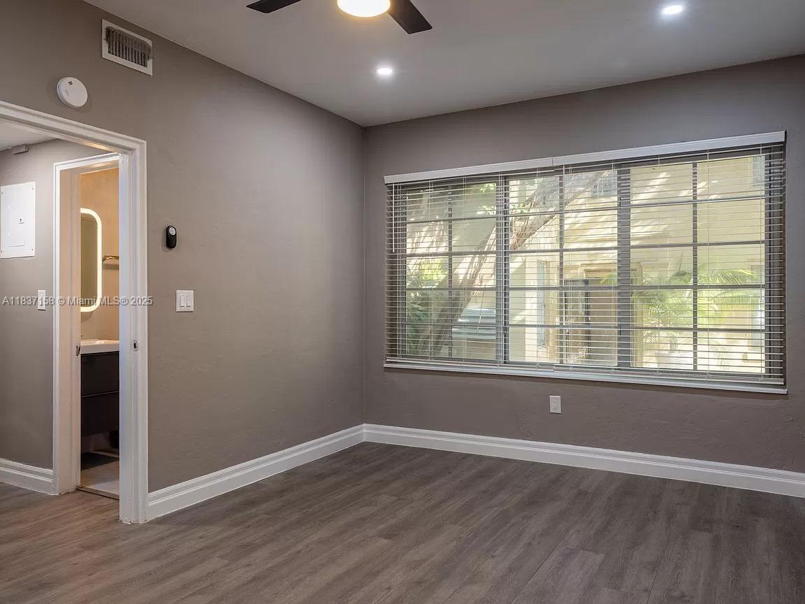 RESIDENCE 1611 CONDO - Residential