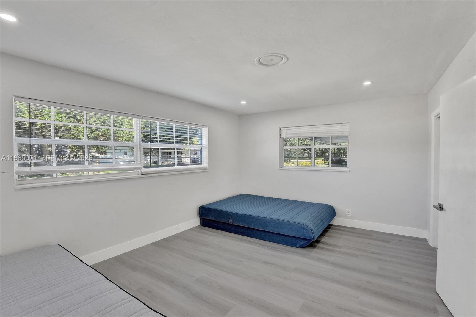 HOLLYWOOD BEACH HEIGHTS S - Residential Lease