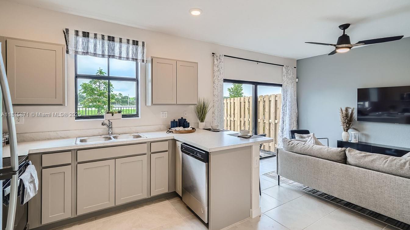 Palm Cay - Residential