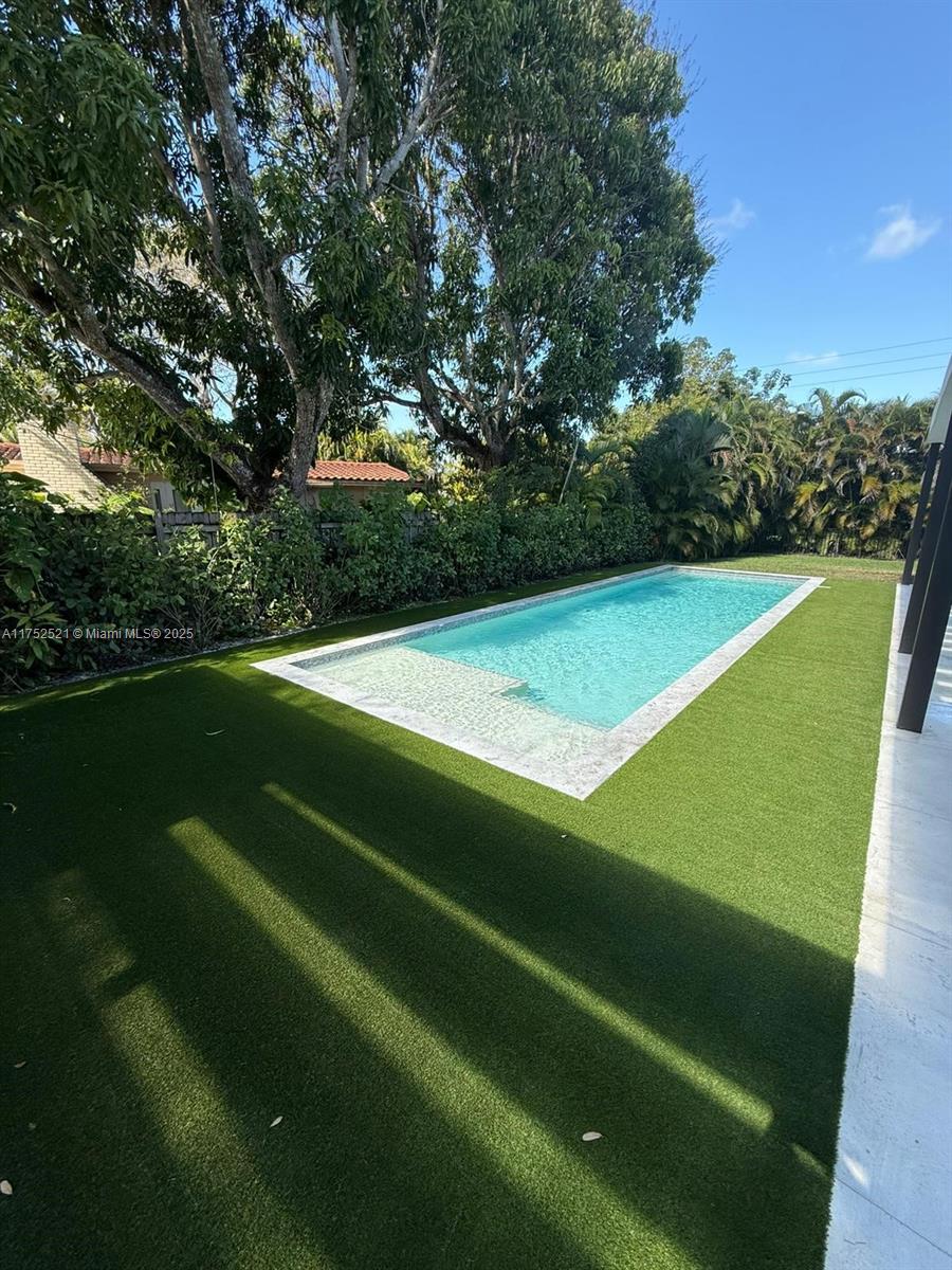 BEVERLY GARDENS - Residential