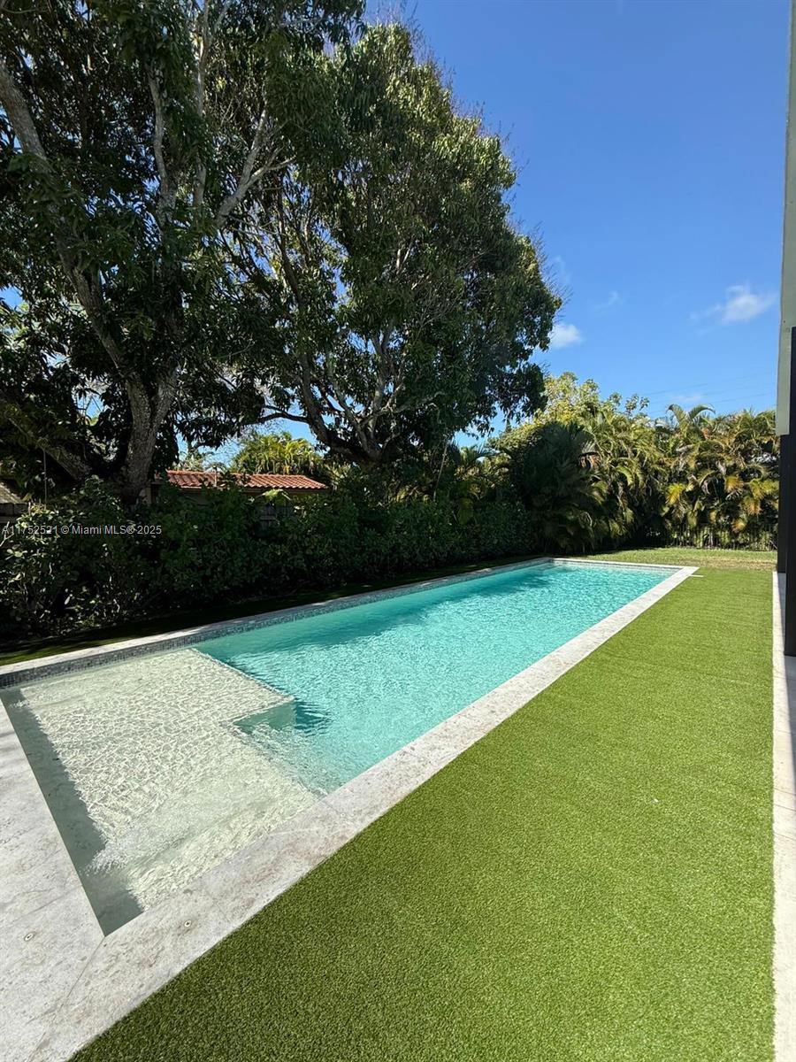 BEVERLY GARDENS - Residential