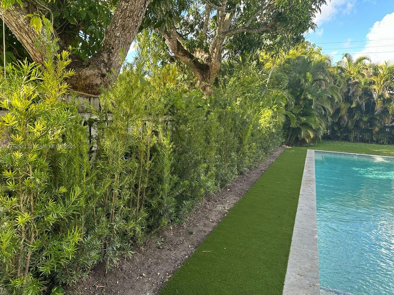 BEVERLY GARDENS - Residential
