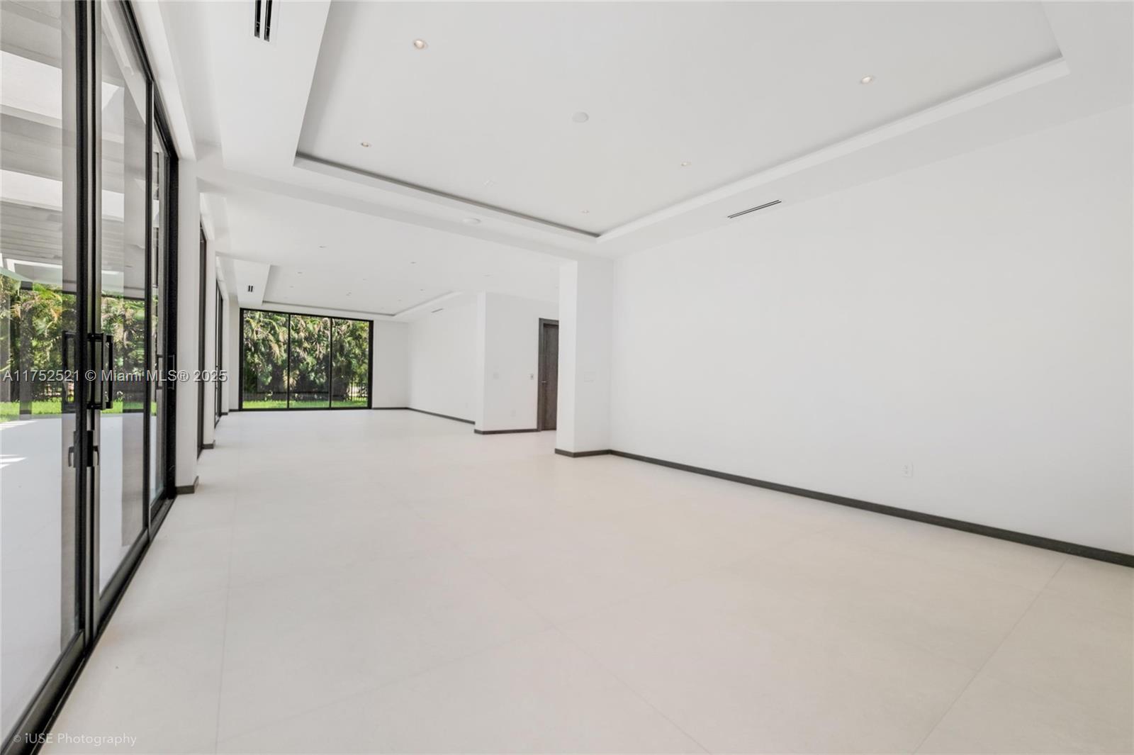 BEVERLY GARDENS - Residential
