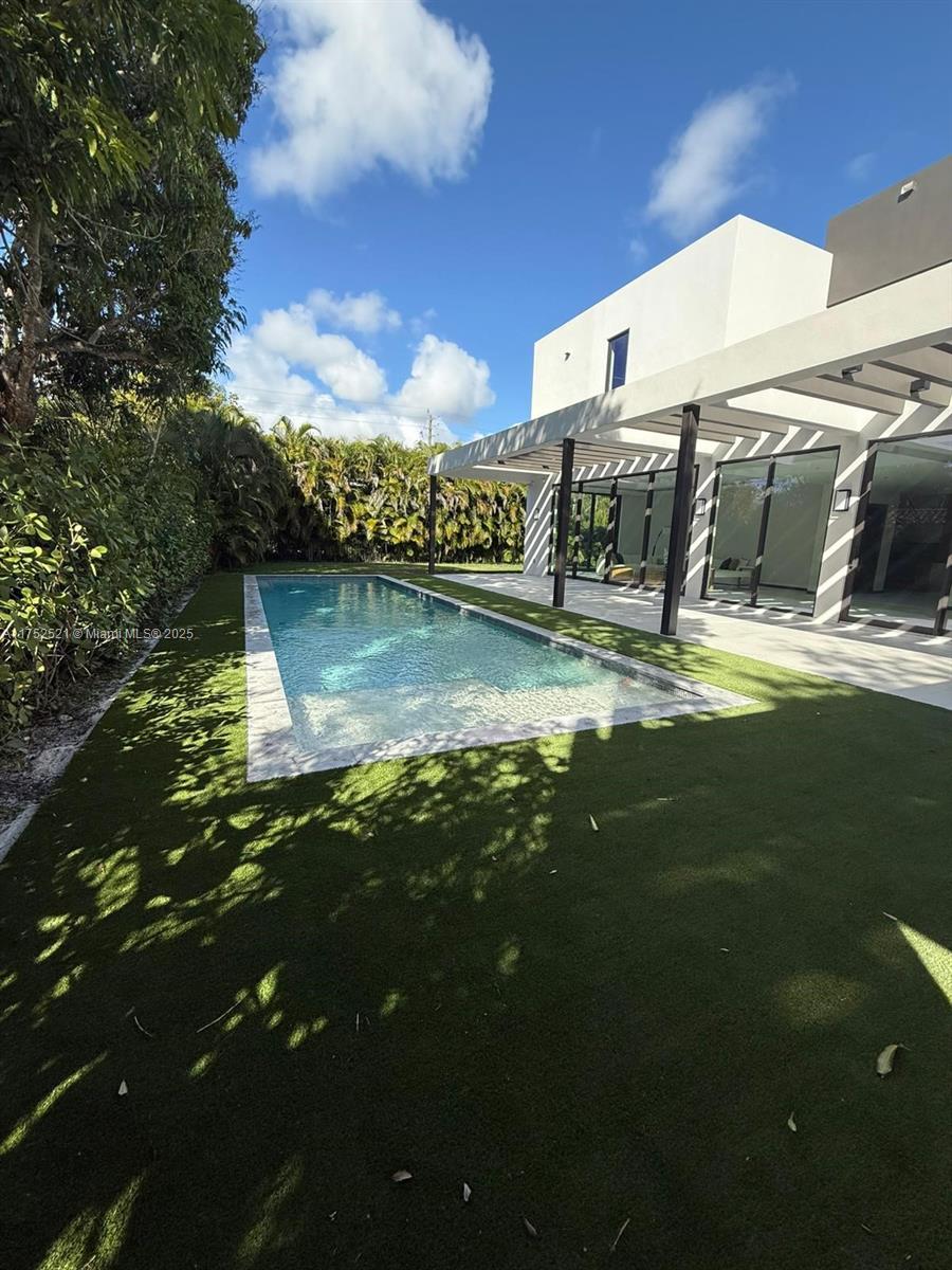 BEVERLY GARDENS - Residential