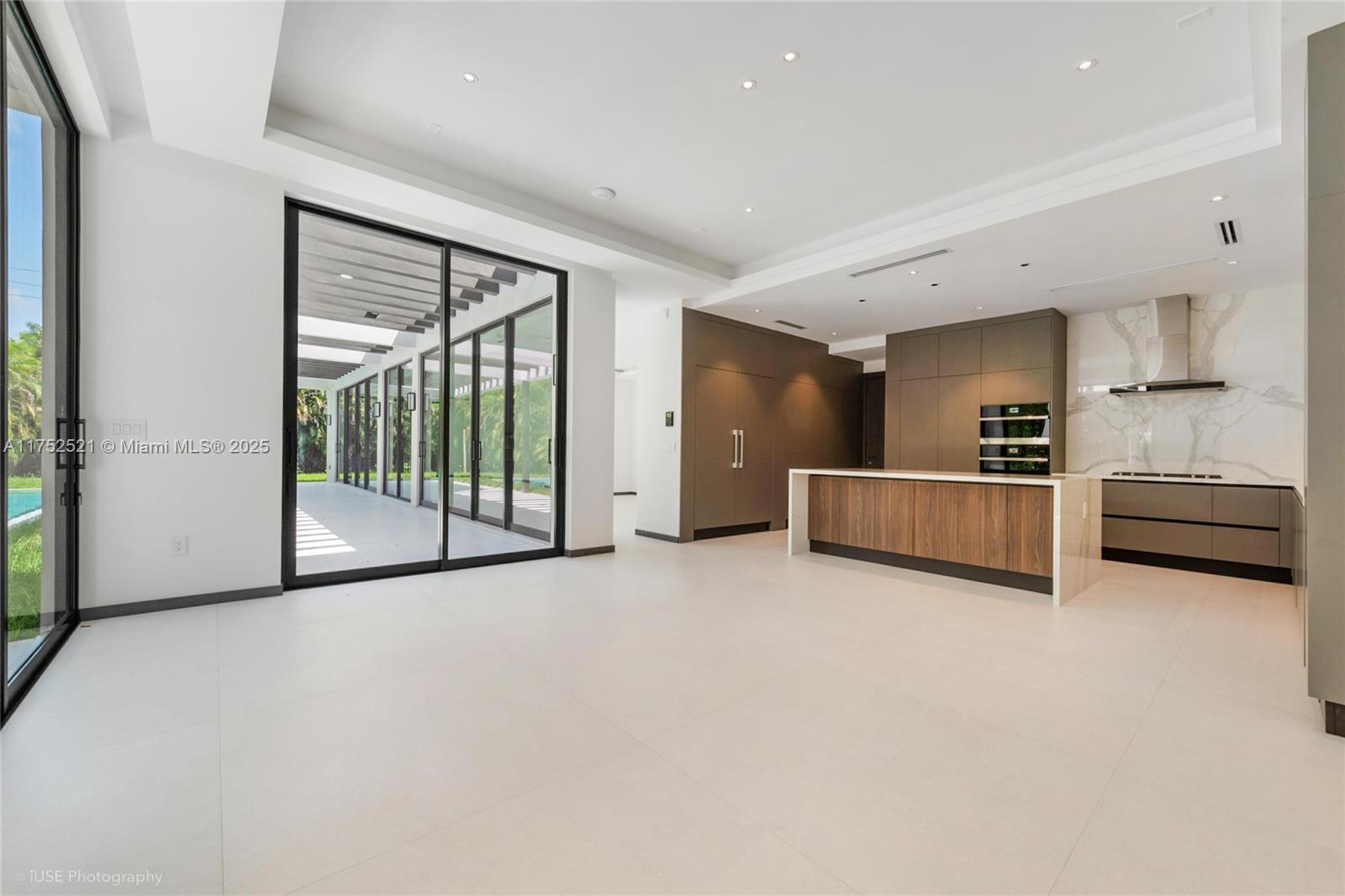 BEVERLY GARDENS - Residential