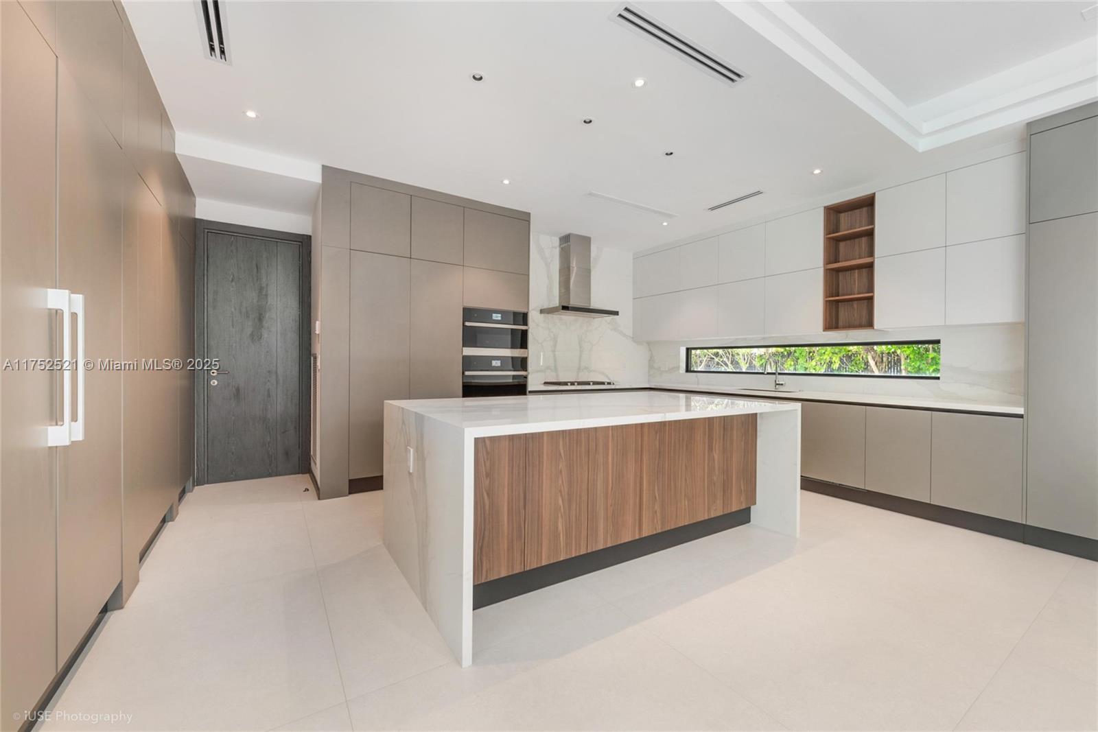 BEVERLY GARDENS - Residential