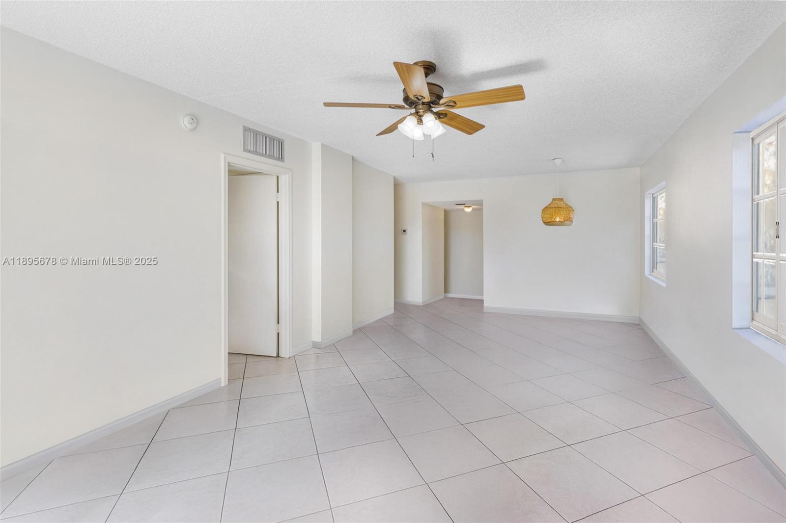 1701 Washington St 304