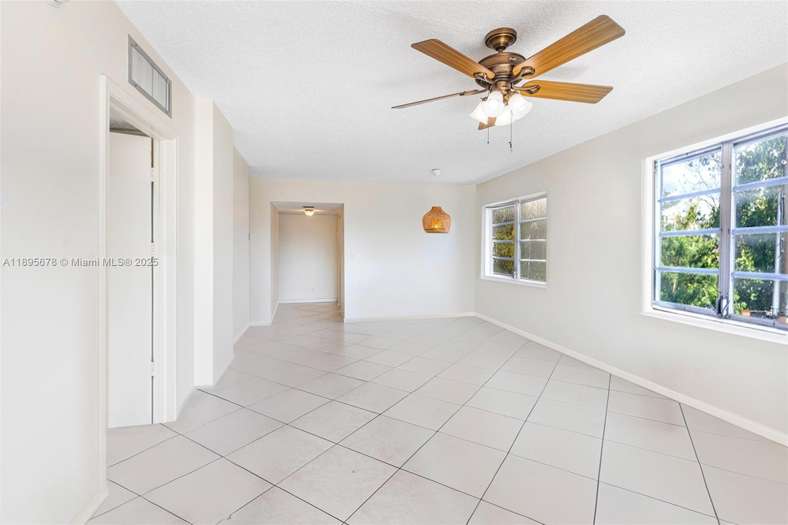 1701 Washington St 304
