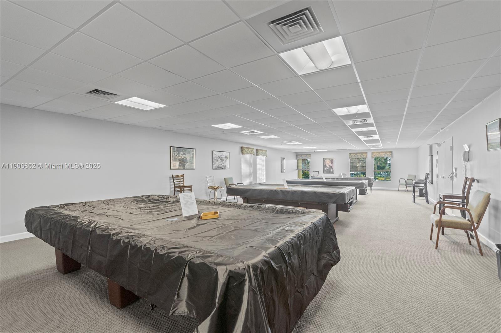 VILLAGE ROYALE GREENVIEW - Residential