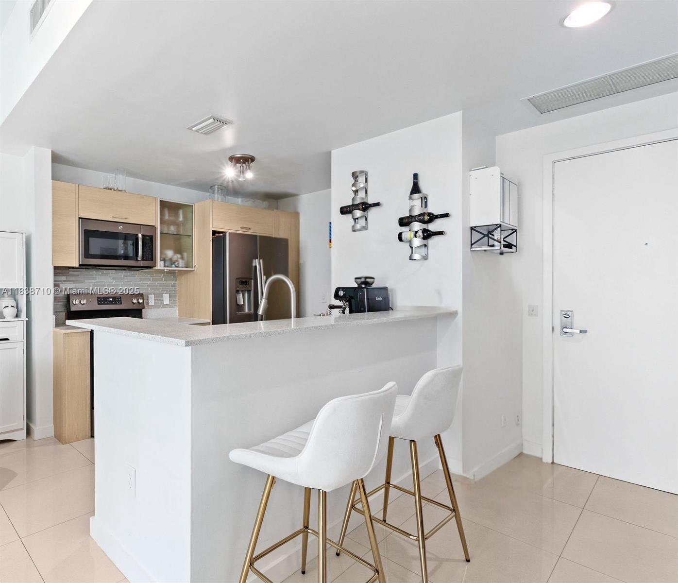350 NE 24th St 902